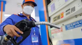 Kéo dài chính sách giảm thuế xăng dầu đến hết năm 2026