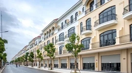 Biệt thự, nhà phố: Người “phòng thủ”, kẻ mạnh tay “gom” tích sản