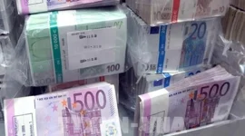Pháp "thắt lưng buộc bụng" trước sức ép nợ công