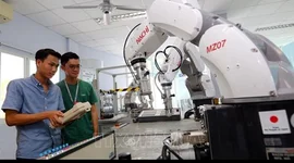Nhật Bản đẩy mạnh phát triển robot hình người sử dụng AI