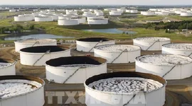 Giá dầu giằng co giữa rủi ro nguồn cung và đà tăng xuất khẩu từ Trung Đông