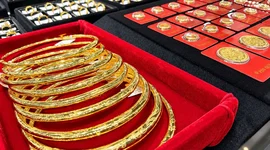 Giá vàng đứng trước lực đỡ kép từ USD suy yếu và nhu cầu trú ẩn