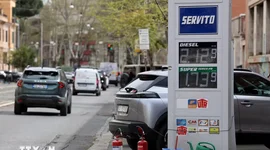 Italy chấm dứt giảm thuế nhiên liệu, chờ đợi quyết định từ EU
