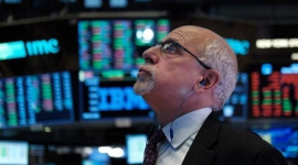 Phiên 10/2: Khối ngoại "tung" gần 1.000 tỷ đồng mua ròng, đột biến tại một mã ngân hàng