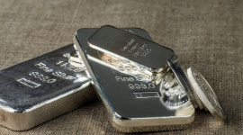 Quỹ bạc lớn nhất thế giới “quay xe” bán ra 70 tấn