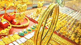 Sau cú bán tháo bất ngờ, giá vàng sẽ đi về đâu?