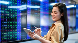 Chuyên gia: Dòng tiền chực chờ đổ vào chứng khoán, xác suất thua lỗ sau Tết rất thấp