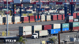 Tổng thống Trump tuyên bố tạm áp thuế toàn cầu 10% sau phán quyết của Tòa án Tối cao