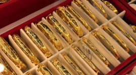 Vàng lập mốc 5.000 USD sau phán quyết thuế quan của Mỹ