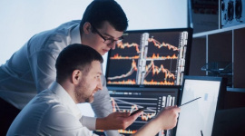 Khối ngoại giảm bán ròng phiên cuối tuần, vẫn "xả" hơn 400 tỷ đồng tại 2 mã Bluechips