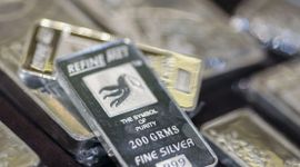 Quỹ bạc bán ra hơn trăm tấn khi giá lên cao nhất trong 1 tháng