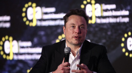 Elon Musk trở thành tỷ phú đầu tiên sở hữu hơn 800 tỷ USD tài sản
