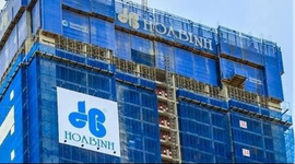 Gánh nặng lãi vay vẫn đè nặng kết quả kinh doanh, Hòa Bình (HBC) thoát lỗ nhờ đâu?