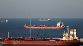 Iran bất ngờ tuyên bố cho phép tàu chở dầu của một nước đối tác chiến lược với Mỹ được đi qua eo biển Hormuz