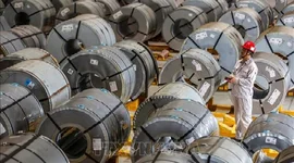 Giá nhôm giao dịch gần mức cao nhất trong 4 năm