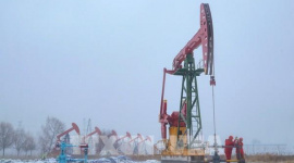 Giá dầu tăng mạnh sau các hoạt động quân sự của Iran nhằm vào UAE