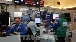 Chứng khoán Âu-Mỹ đi lên bất chấp giá dầu thô leo thang
