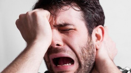 Nhà đầu tư bị "kẹp hàng" cổ phiếu giảm sàn liên tục nên làm gì?