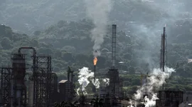 Mỹ nới lỏng cấm vận Venezuela để tăng nguồn cung dầu mỏ