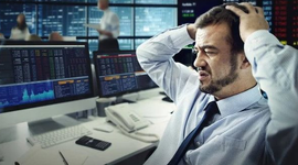 Khối ngoại thẳng tay bán ròng hơn 1.000 tỷ trong ngày VN-Index mất mốc 1.700 điểm, cổ phiếu nào bị "xả" mạnh nhất?