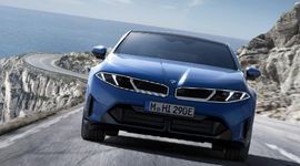 Tung ra mẫu xe mới, BMW hâm nóng cuộc đua với Tesla