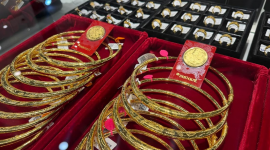 Giá vàng tăng thêm gần 5 triệu đồng/lượng, đồng USD quay đầu giảm