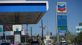 Giá xăng tăng cao có thể thúc đẩy xu hướng chuyển sang xe điện