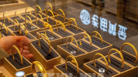 Giá vàng đảo chiều tăng trở lại khi xung đột Trung Đông thúc đẩy nhu cầu trú ẩn