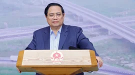 Thủ tướng giao nhiệm vụ cụ thể cho các bộ, ngành, địa phương triển khai loạt dự án hạ tầng GTVT