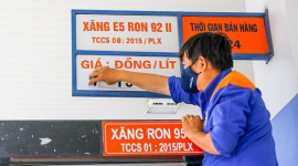 Giá xăng tăng 4.700 đồng một lít