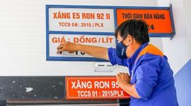 Giá xăng tăng 4.700 đồng một lít