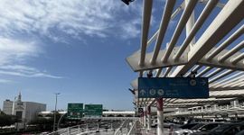 UAE: Nhiều hãng hàng không lớn nối lại dịch vụ, ưu tiên giải tỏa hành khách bị kẹt