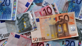 Châu Âu và châu Á đối mặt với khả năng tăng lãi suất do giá năng lượng tăng cao