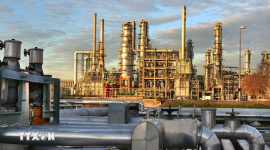 Mỹ tạm thời miễn trừ trừng phạt dầu Nga để giảm giá xăng