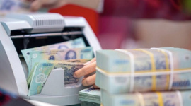 Áp lực thanh khoản dâng cao, lãi suất liên ngân hàng neo đỉnh