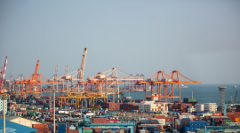 Xuất khẩu của Hàn Quốc tăng trưởng mạnh nhất trong gần bốn thập kỷ