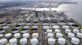 Giá dầu tăng mạnh do lo ngại gián đoạn nguồn cung tại Trung Đông