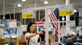 Giá năng lượng tăng vọt đe dọa sức mua của người tiêu dùng Mỹ