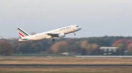 EU tính nhập thêm nhiên liệu hàng không từ Mỹ, xem xét lập mức dự trữ tối thiểu