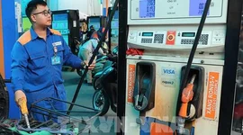Giá xăng dầu tiếp tục giảm từ 15h00 hôm nay 23/4