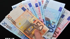 ECB giữ nguyên lãi suất trước xung đột Trung Đông gây áp lực lạm phát
