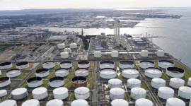 Giá dầu tăng mạnh do đàm phán Mỹ-Iran bế tắc và căng thẳng eo biển Hormuz