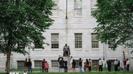 Rủi ro vỡ nợ tín dụng công đe dọa nền kinh tế Mỹ