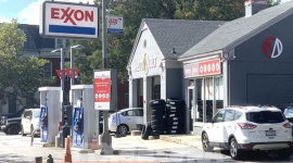 Giá xăng tại Mỹ có nguy cơ chạm mốc 5 USD/gallon