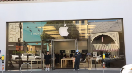 Apple đạt doanh thu kỷ lục trước chuyển giao lãnh đạo năm 2026