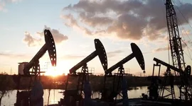 Giá dầu đi ngang khi Iran nới lỏng một phần hoạt động qua eo biển Hormuz