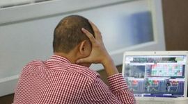 Tiền vào chứng khoán xuống mức thấp nhất 2 tháng, điều gì đang diễn ra?