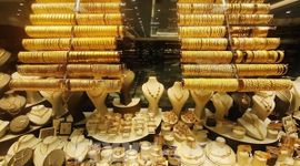 Giá vàng giảm nhẹ khi giới đầu tư chờ đợi tín hiệu từ Fed và Trung Đông