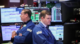 S&P 500 và Nasdaq lại lập đỉnh bất chấp rủi ro địa chính trị