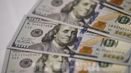 Đồng USD chốt tháng tăng giá, giới đầu tư vẫn cảnh giác